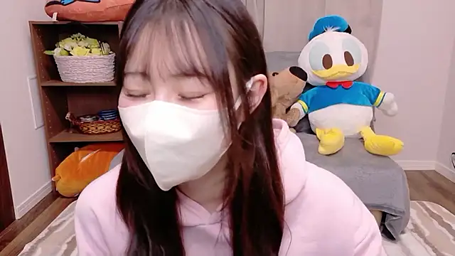 Snapshot of MOEMOE-Q chatting on October 14, 2025, 3:24 pm MOEMOE-Q online show from October 14, 2025, 3:24 pm