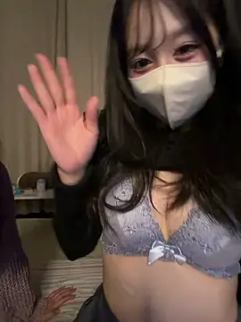 MOEMOE-Q online show from April 28, 2026, 1:49 pm