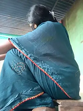 Snapshot of Falguni_Desai chatting on December 17, 2025, 2:06 am Falguni Desai online show from December 17, 2025, 2:06 am