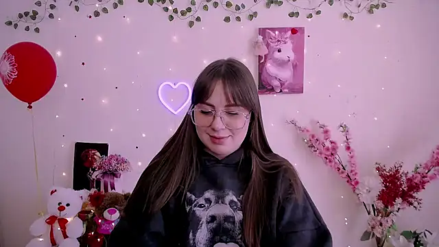 Amanda Bright  online show from April 6, 2026, 11:00 am