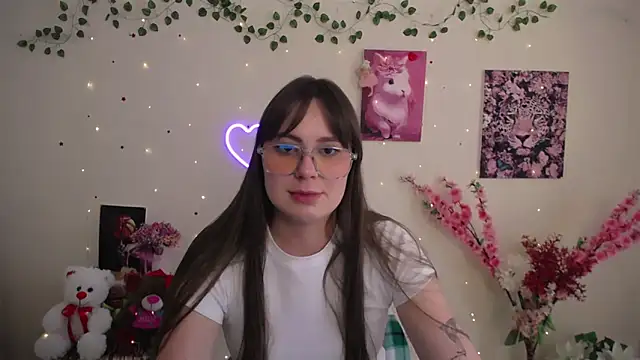 Amanda Bright  online show from May 22, 2026, 10:32 am