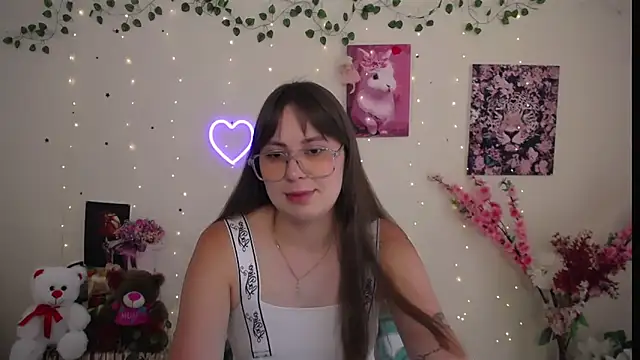 Amanda Bright  online show from June 30, 2026, 9:43 am