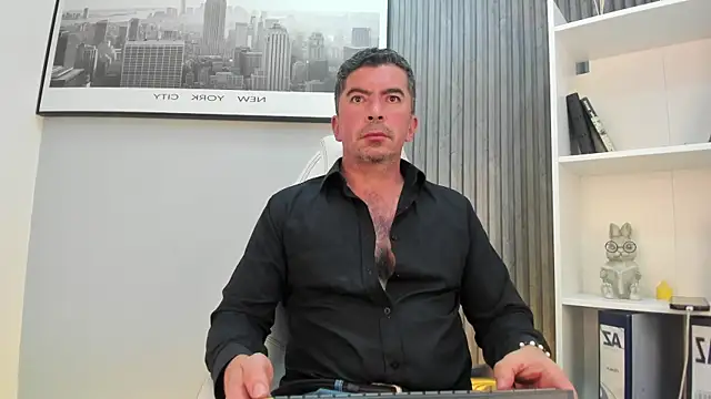 JuanKFit 45 online show from July 12, 2026, 4:36 am