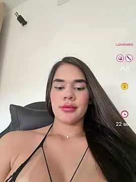 BellaLeclair online show from May 10, 2026, 8:25 pm