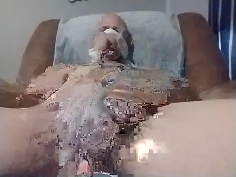 hugenicecock7979 online show from October 4, 2025, 4:49 pm