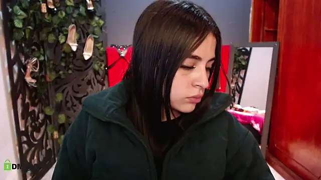 Snapshot of sofi_lara28 chatting on February 16, 2026, 1:29 pm sofi lara28 online show from February 16, 2026, 1:29 pm