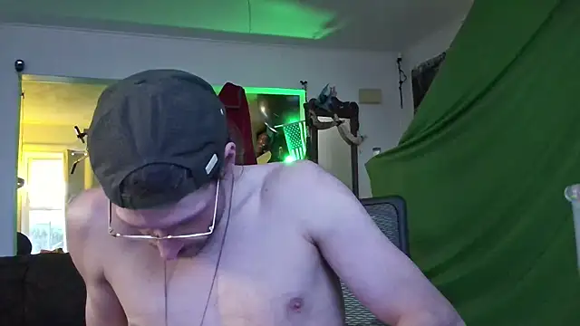 Snapshot of MasterDaddyCool chatting on October 20, 2025, 2:17 pm MasterDaddyCool online show from October 20, 2025, 2:17 pm