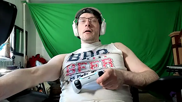 Snapshot of MasterDaddyCool chatting on June 3, 2026, 10:37 pm MasterDaddyCool online show from June 3, 2026, 10:37 pm