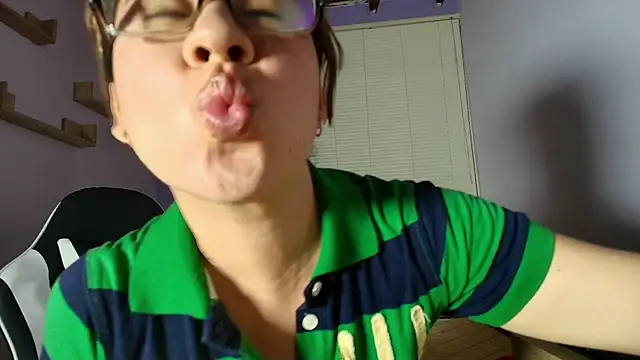 Snapshot of luna_desiree chatting on October 14, 2025, 8:04 am luna desiree online show from October 14, 2025, 8:04 am