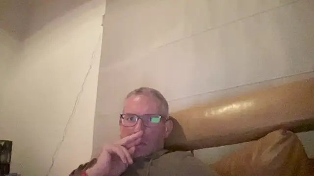 choupipat1 online show from September 24, 2025, 11:19 pm