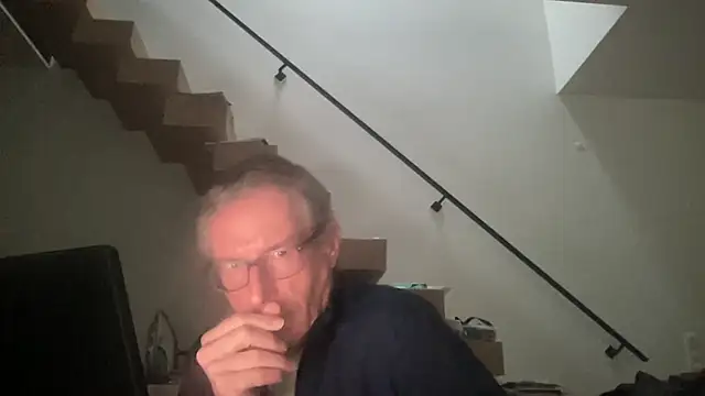 choupipat1 online show from December 1, 2025, 2:22 pm