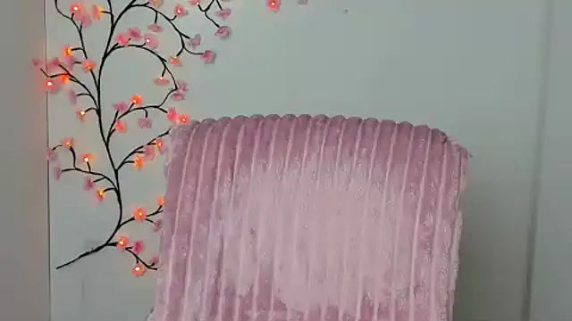 Lune Moon online show from February 4, 2026, 6:30 am