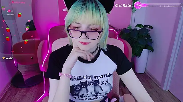 Snapshot of CoralineYoung chatting on July 2, 2026, 1:28 pm CoralineYoung online show from July 2, 2026, 1:28 pm