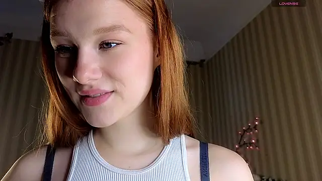 Juuulia  online show from April 5, 2026, 12:02 pm