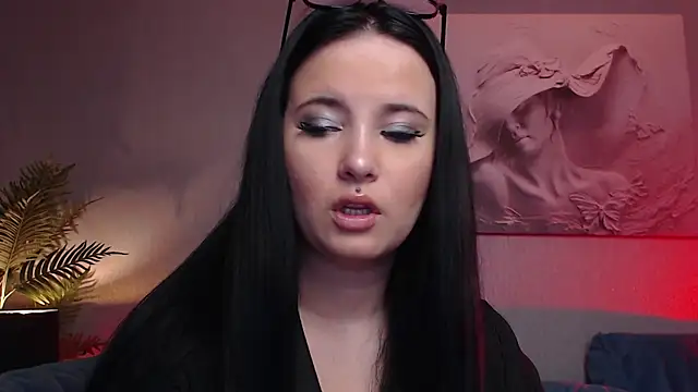 MikaSnake online show from September 16, 2025, 8:43 pm