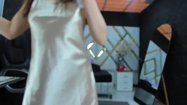 paula miler1 online show from April 10, 2026, 3:39 pm