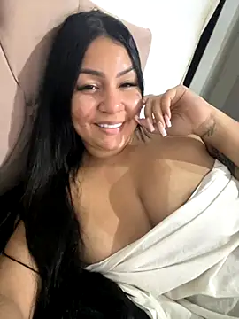 julianamascarada online show from September 11, 2025, 1:28 am