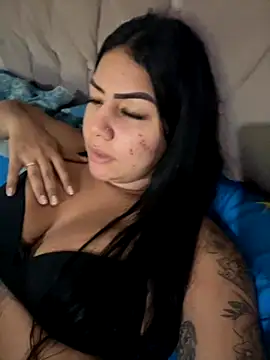 julianamascarada online show from October 11, 2025, 12:15 pm