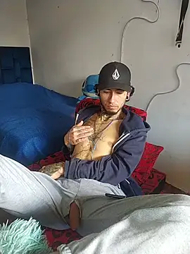 Tattoboy19cm online show from February 26, 2026, 4:06 pm