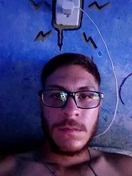 Snapshot of Davidg244 chatting on September 25, 2025, 11:30 pm Davidg244 online show from September 25, 2025, 11:30 pm