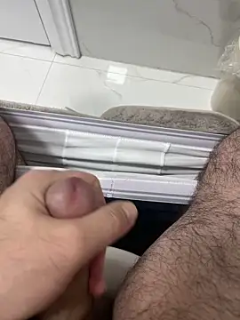 Snapshot of Heros2000 chatting on March 5, 2026, 3:35 am Heros2000 online show from March 5, 2026, 3:35 am