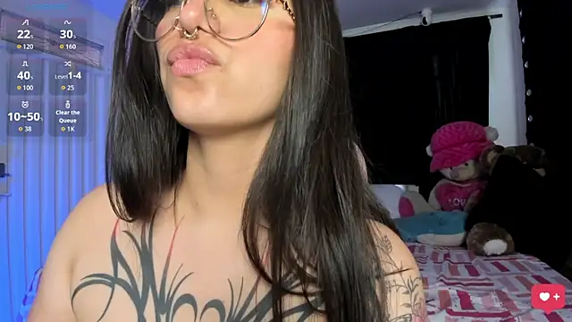 ZoeBlue6 online show from June 3, 2026, 2:33 pm