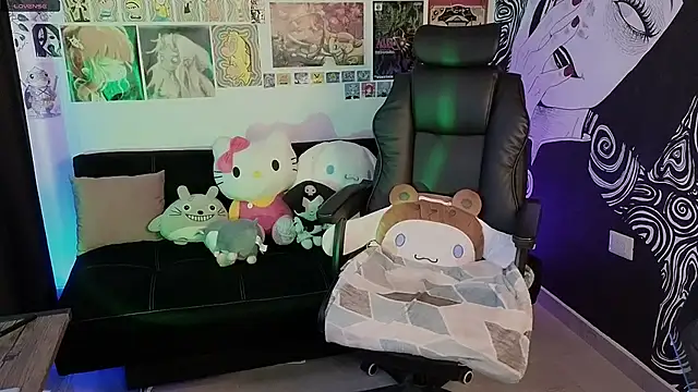 Yuhwan  online show from November 9, 2025, 7:23 pm