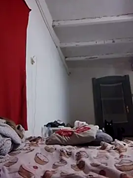 Themaskedgirl21 online show from December 18, 2025, 5:19 pm