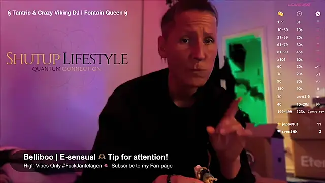 Snapshot of SwingWingWomanSweden chatting on October 10, 2025, 8:19 pm SwingWingWomanSweden online show from October 10, 2025, 8:19 pm