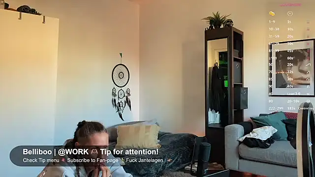 Snapshot of SwingWingWomanSweden chatting on December 1, 2025, 10:09 am SwingWingWomanSweden online show from December 1, 2025, 10:09 am