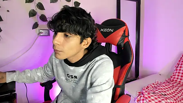 Snapshot of axel_rousse2 chatting on November 24, 2025, 9:58 pm axel rousse2 online show from November 24, 2025, 9:58 pm