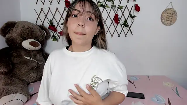 Snapshot of emma_grays2 chatting on September 9, 2025, 4:34 am emma grays2 online show from September 9, 2025, 4:34 am