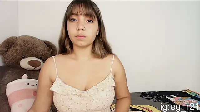 Snapshot of emma_grays2 chatting on December 23, 2025, 5:49 am emma grays2 online show from December 23, 2025, 5:49 am