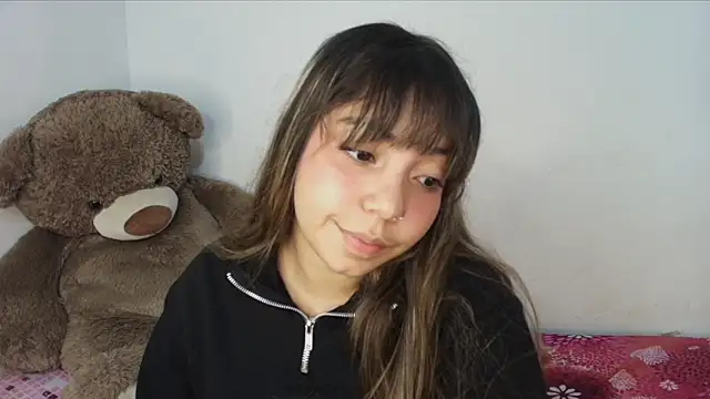 Snapshot of emma_grays2 chatting on February 1, 2026, 6:01 am emma grays2 online show from February 1, 2026, 6:01 am