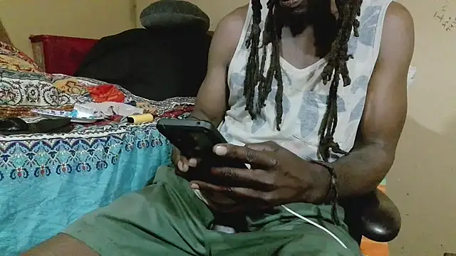 EYEzIAM online show from April 13, 2026, 4:18 am