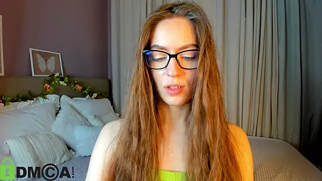 Agnes Wells online show from November 4, 2025, 9:19 am