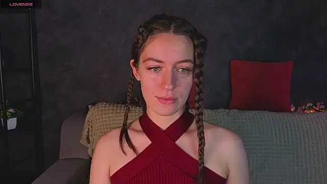 Snapshot of Agnes_Wells chatting on June 2, 2026, 1:07 am Agnes Wells online show from June 2, 2026, 1:07 am