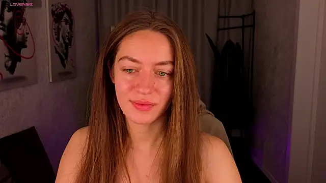 Snapshot of Agnes_Wells chatting on July 17, 2026, 1:12 am Agnes Wells online show from July 17, 2026, 1:12 am