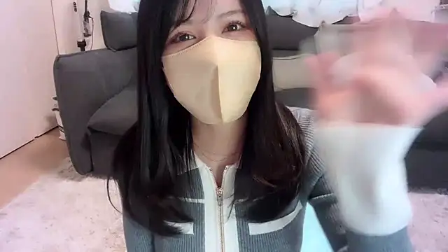 moemilk online show from March 11, 2026, 12:05 am