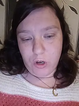 Snapshot of Feuchtekitty92@xh chatting on October 7, 2025, 5:43 pm Feuchtekitty92xh online show from October 7, 2025, 5:43 pm