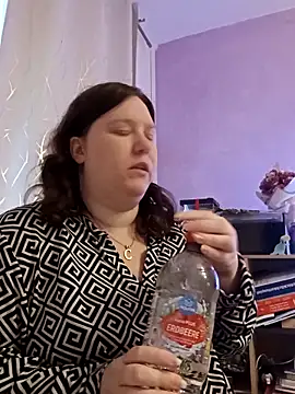 Snapshot of Feuchtekitty92@xh chatting on October 14, 2025, 6:36 am Feuchtekitty92xh online show from October 14, 2025, 6:36 am