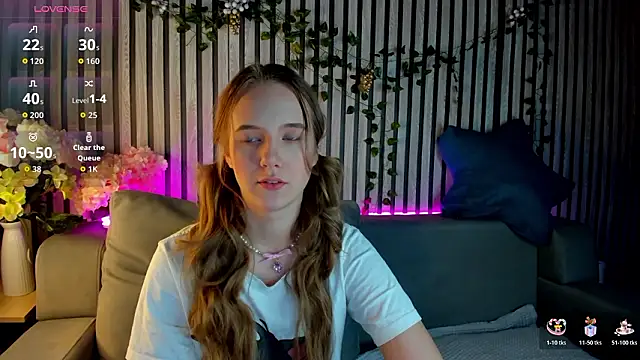 Snapshot of Casey_Sweeet chatting on January 19, 2026, 12:36 am Casey Sweeet online show from January 19, 2026, 12:36 am