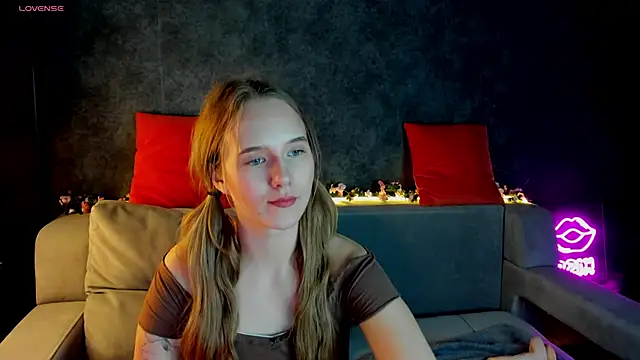 Snapshot of Casey_Sweeet chatting on February 4, 2026, 1:39 pm Casey Sweeet online show from February 4, 2026, 1:39 pm