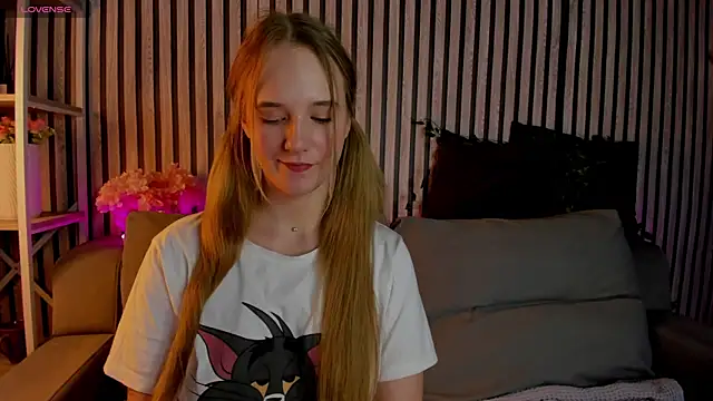 Casey Sweeet online show from April 18, 2026, 3:16 pm