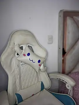 Snapshot of isabela_l chatting on March 8, 2026, 3:21 am isabela l online show from March 8, 2026, 3:21 am