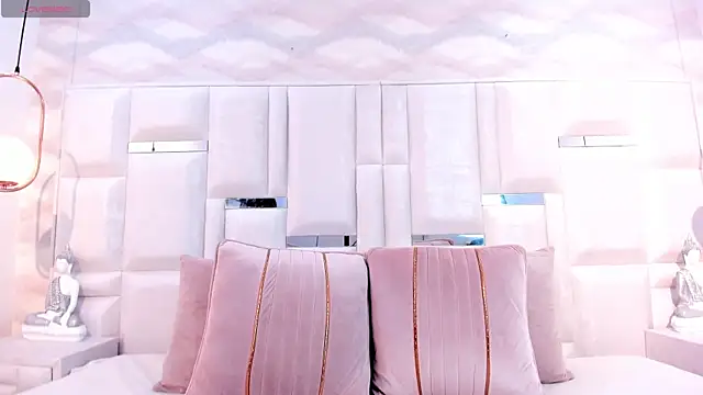 Im Molly Angel online show from September 8, 2025, 9:14 pm