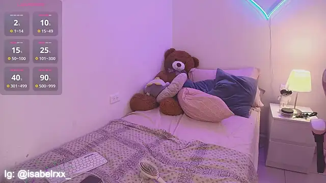 IsabelCortes online show from September 18, 2025, 8:44 pm