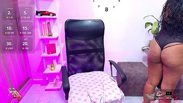 sharlottxl online show from March 15, 2026, 2:50 am