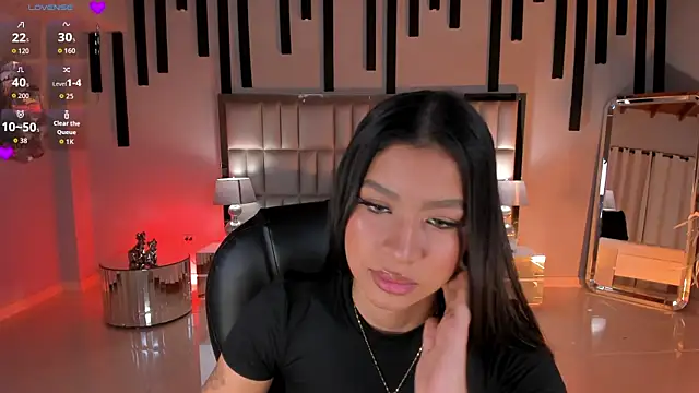 SophieHouston  online show from April 10, 2026, 3:23 am