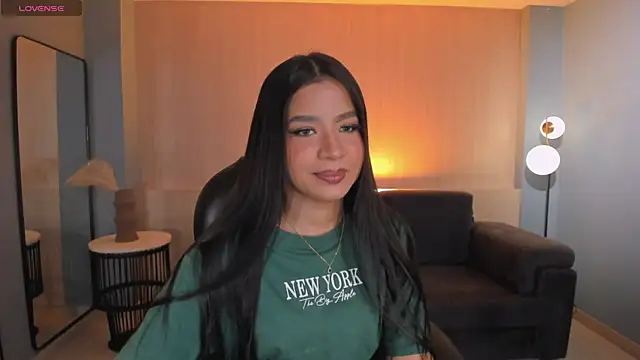 SophieHouston  online show from June 2, 2026, 2:35 am